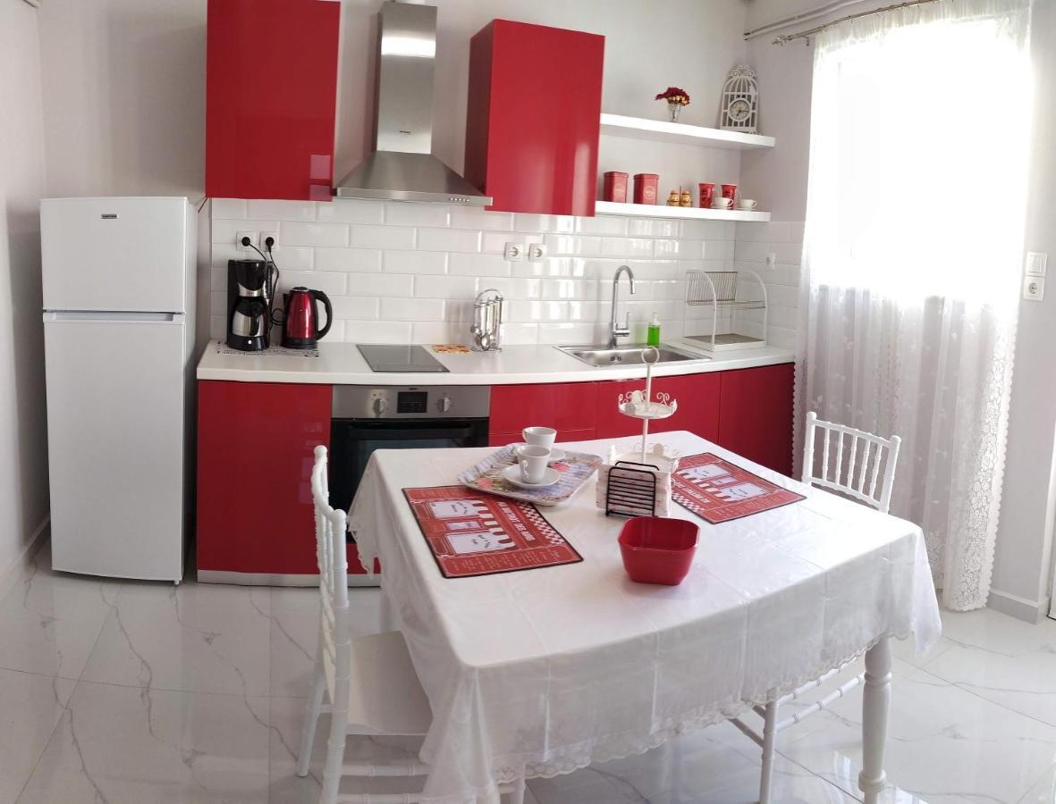 Sunday Apartment Chania 2B Chrissi Akti Chania Exterior foto